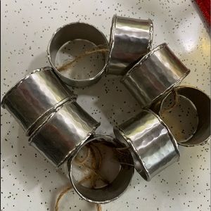 Set of 8 silver metal hammered napkin ring’s